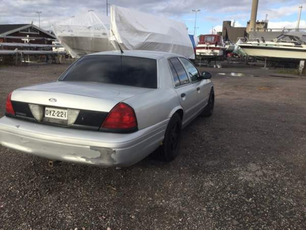 Ford Crown Victoria Espoo - valokuva 3