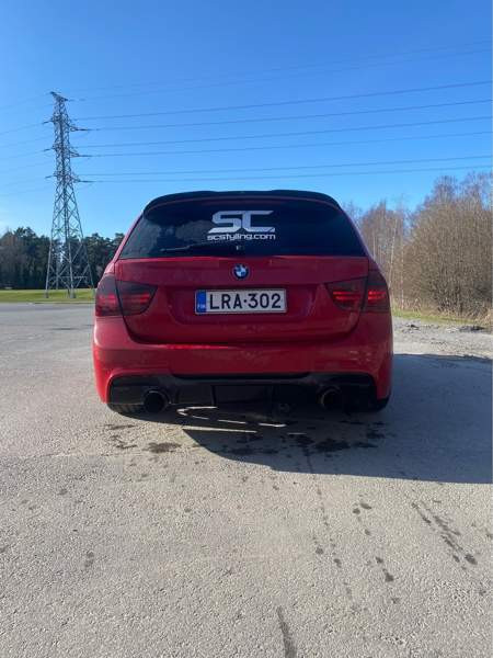 BMW 330 Hafnarfjoerdur - photo 6