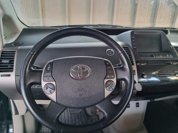 Toyota Prius Oulu - valokuva 8