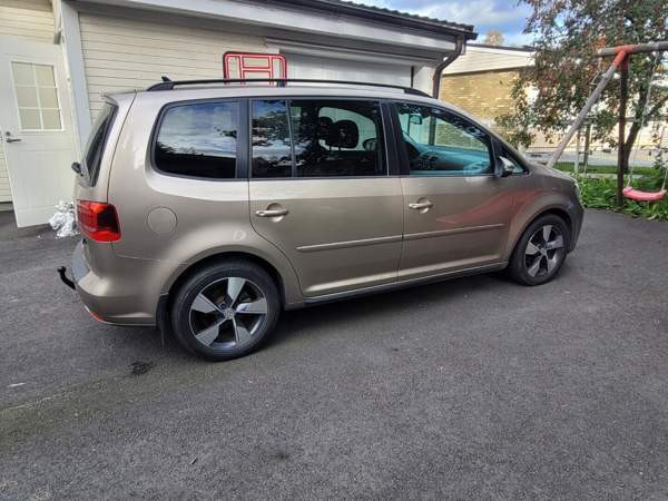 Volkswagen Touran Сейняйоки - изображение 1