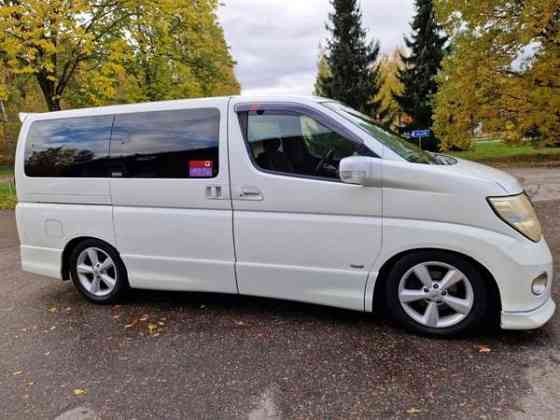 Nissan Elgrand Hollola