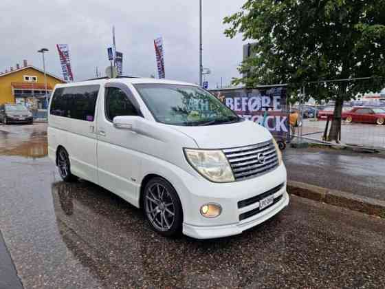 Nissan Elgrand Hollola