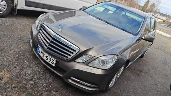 Mercedes-Benz E Tornio - valokuva 1