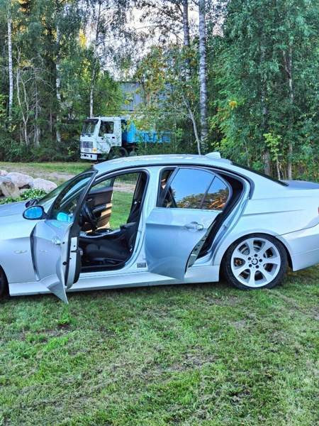 BMW 330 Янаккала - изображение 4