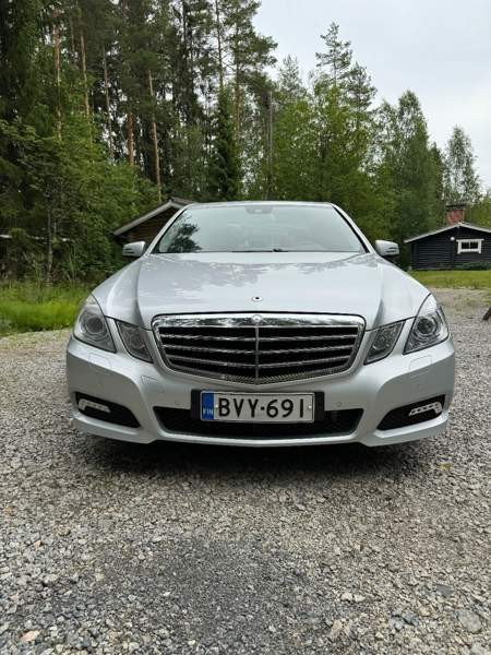 Mercedes-Benz E Keuruu - valokuva 3