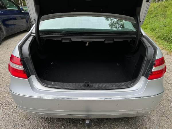 Mercedes-Benz E Keuruu - valokuva 8
