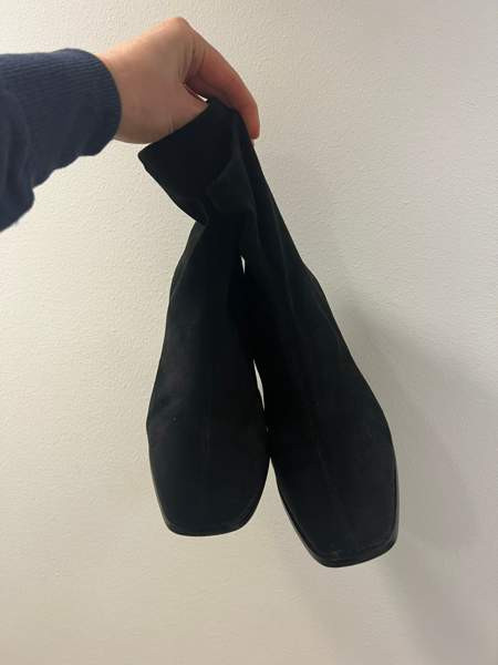 Mustat nilkkurit Kotka - valokuva 2