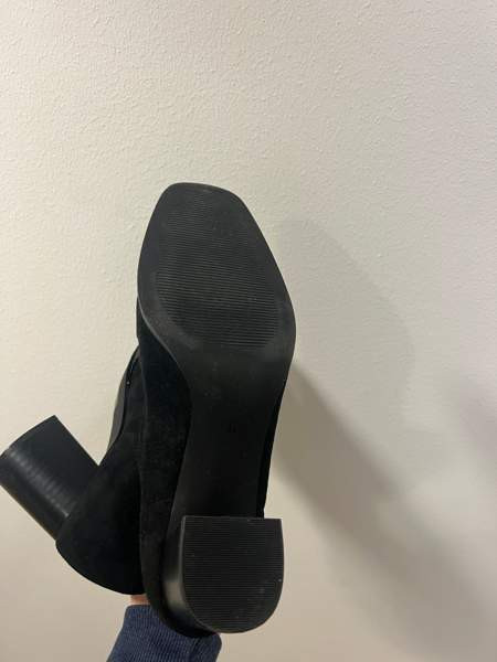 Mustat nilkkurit Kotka - valokuva 3