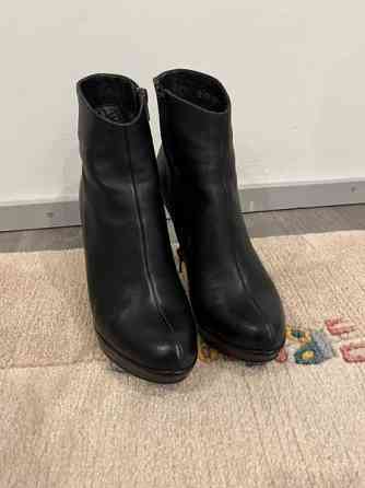 Mustat nilkkurit 38 Лахти