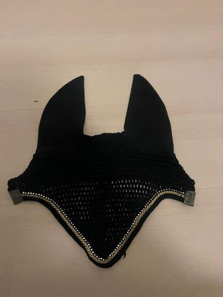 Equest-merkkinen korvahuppu, koko full Helsinki - photo 1