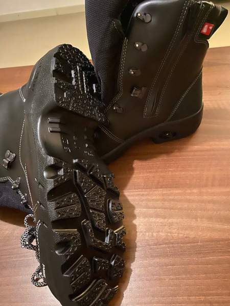 Sievi Spike 3 turvakengät nastamekanismilla Helsinki - valokuva 4