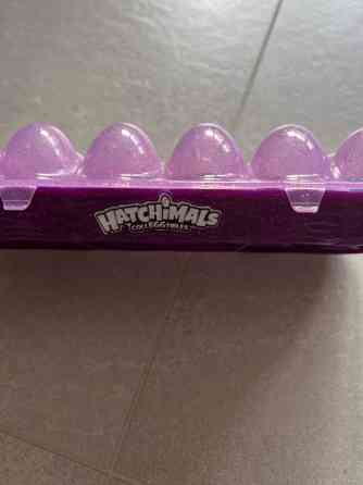 Hatchimal-kenno + 12 hahmoa Kaarina