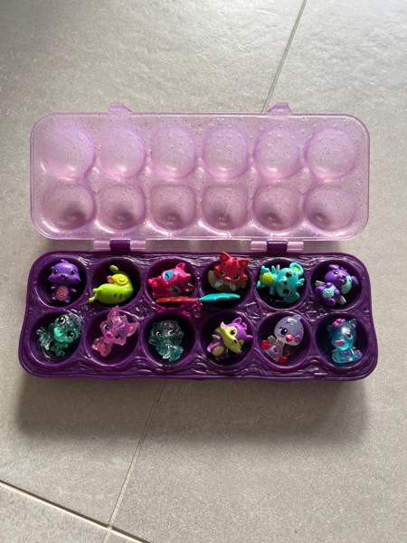 Hatchimal-kenno + 12 hahmoa Каарина - изображение 1