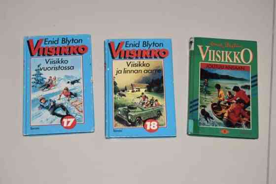 Viisikko kirjoja 3 kpl yhteishintaan 5 euroa. Kaarina