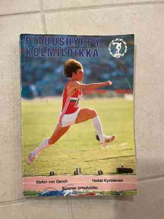 Pituushyppy Kolmiloikka -kirja Helsinki