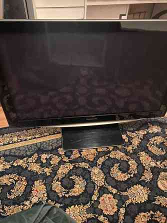 Myydään Panasonic TV hyvässä kunnossa 46 tumma painava. Espoo