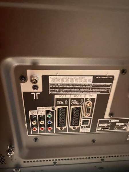 Myydään Panasonic TV hyvässä kunnossa 46 tumma painava. Espoo - valokuva 5