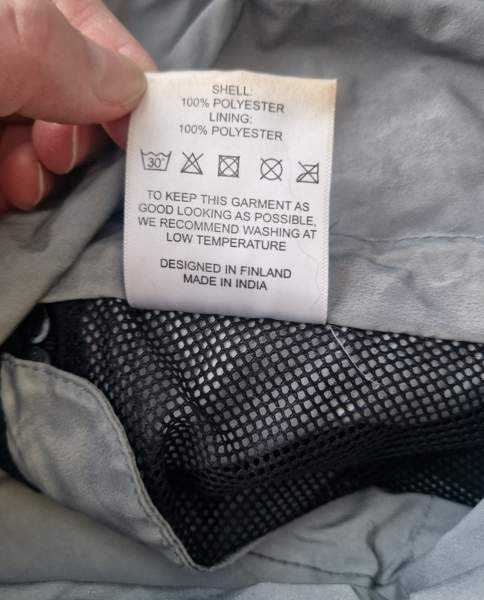 Heijastava koiran sadetakki Tampere - valokuva 4