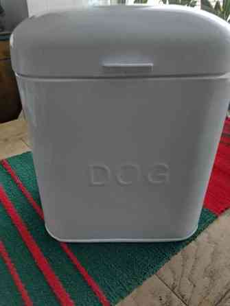 Peltinen säilytysastia Helsinki