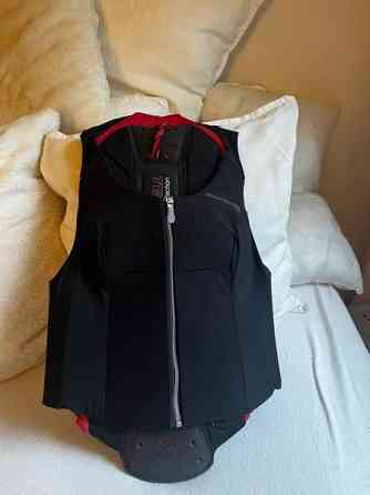 Ballistic FlexFit Women -liivi Selkäsuoja Helsinki