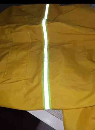 Isolle koiralle sadetakki, uusi Lieto