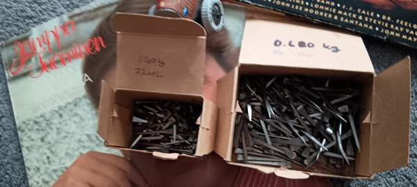 Hevonen Kengitys naula paketit J6=0.6kg ja A4 =0.2kg/72 kpl Helsinki - valokuva 2