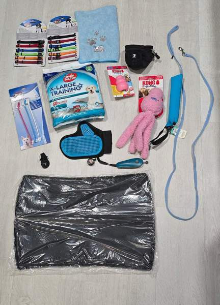 Läjä koirantarvikeita, leluja, ja kuppeja. Kangasala - valokuva 1