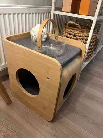 Myydään uusi 4living lemmikin talo ja sivupöytä Pirkkala