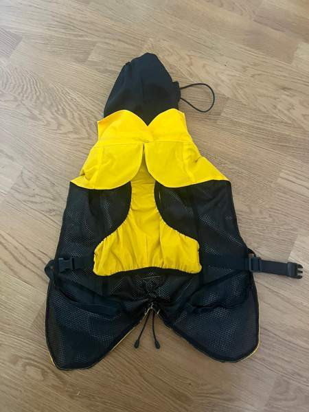 PAIKKA - koiran keltainen heijastava sadetakki koko 30 Helsinki - valokuva 3