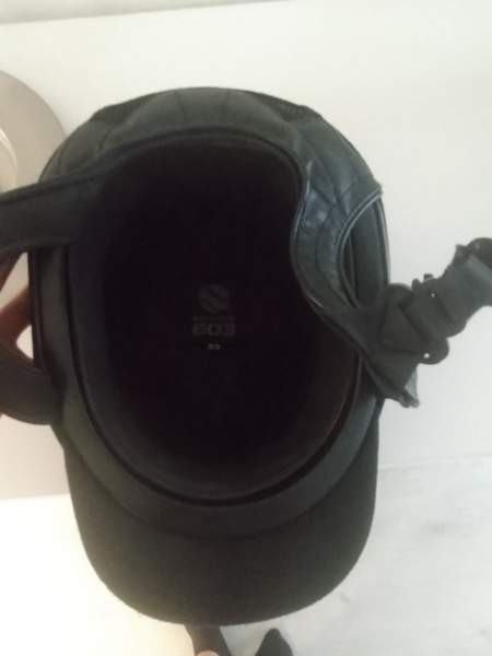 Lasten ratsastus kypärä. Oulu - valokuva 2