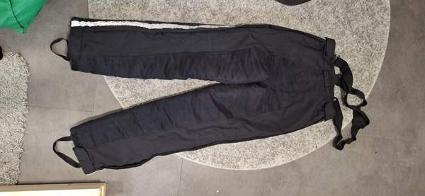 Topparatsastushousut 32 Espoo - valokuva 2