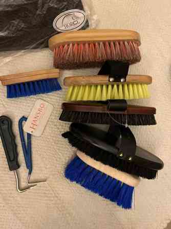 Kattava tarvikepaketti Вантаа