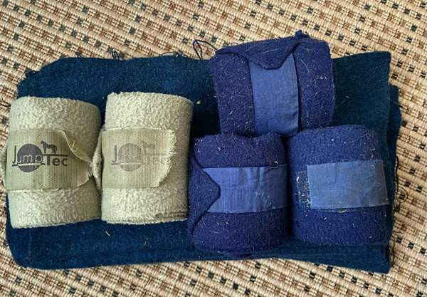 8  pinteliä+aluset 9 kpl Вааса - изображение 1