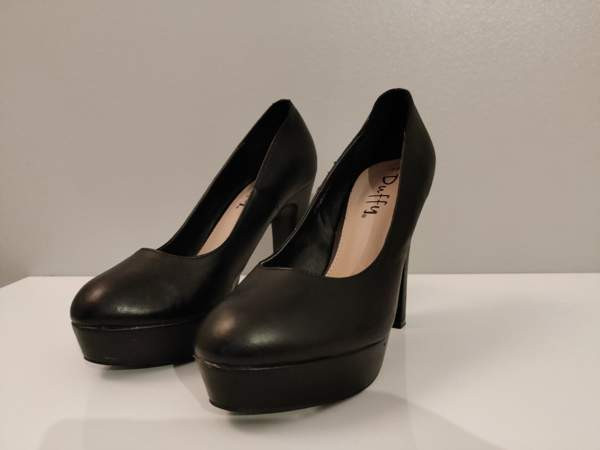 Mustat korkokengät Oulu – foto 1