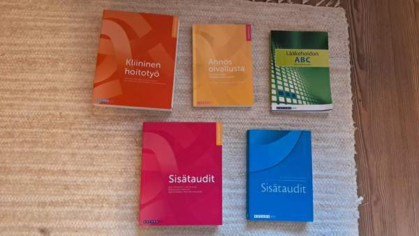 Sairaanhoitajan koulukirjoja Jyvaeskylae - photo 1