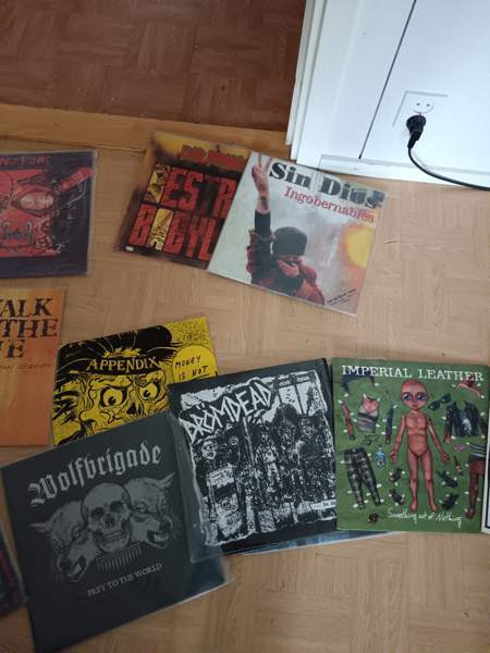 Vinyylejä läjä. Lisätiedot kysymällä. Punkkia lähinnä Laitila - photo 4