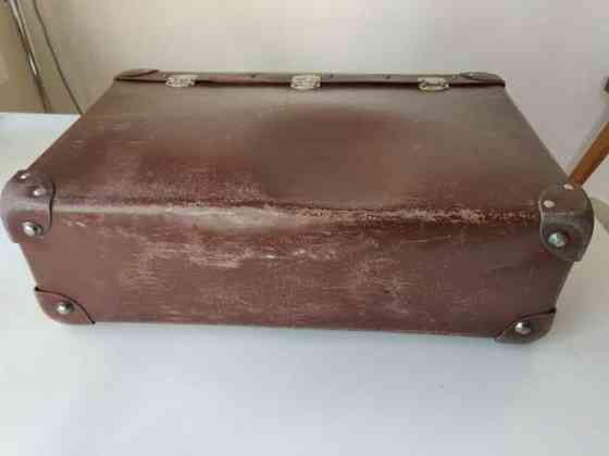 Vanha matkalaukku U.Shwartz Jyväskylä