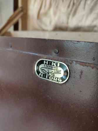 Vanha matkalaukku U.Shwartz Jyväskylä