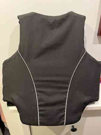 Lasten Turvaliivi ratsastukseen, koko noin 150-158 cm:lle Helsinki