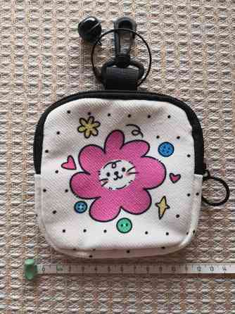 Koiranulkoilutukseen tarkoitettu pieni laukku Форсса