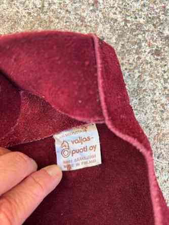 Viininpunaiset chapsit Nokia