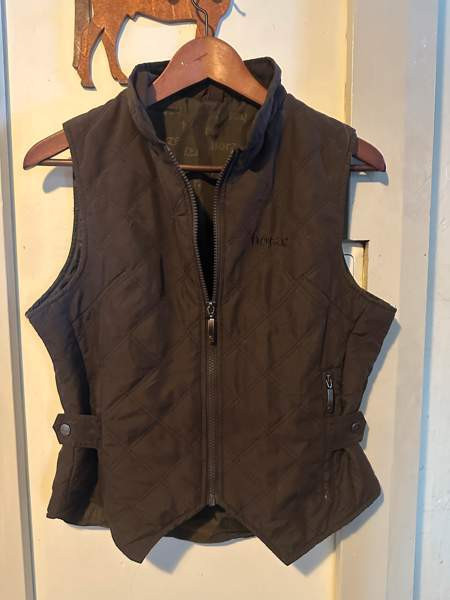 Horzen tikkiliivi Hämeenlinna - valokuva 1