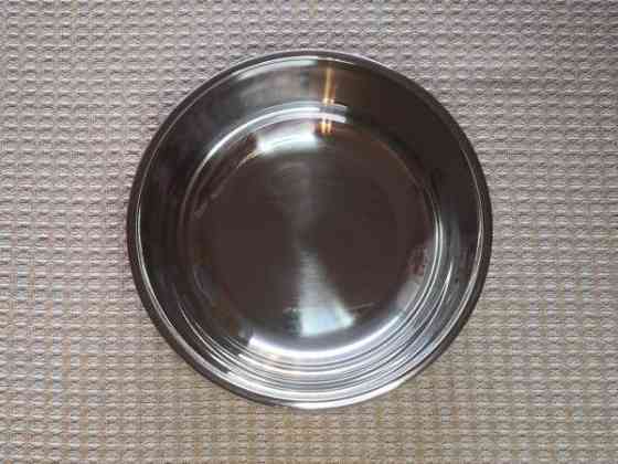 Ruostumattomasta teräksestä valmistettu koiranruokakulho Форсса