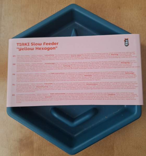 Ruokakuppi ahmimisen estoon. Vantaa - valokuva 2