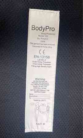 Kypärä, turvaliivi ja pari raippaa Helsinki