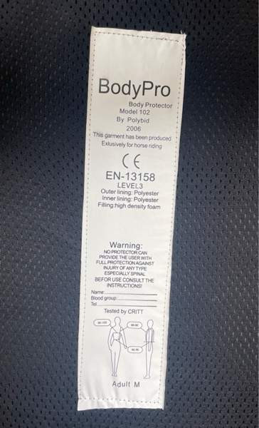 Kypärä, turvaliivi ja pari raippaa Helsinki – foto 5