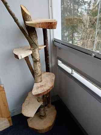 Myydään vähän erikoisempi kissan kiipeilypuu Hyvinge