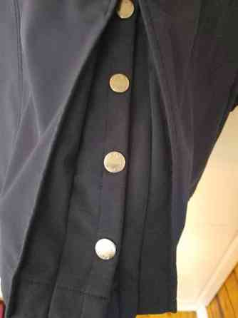 Softshell takki, tummansininen. Pitkä malli, ratsastukseen. Koko M. Haemeenlinna