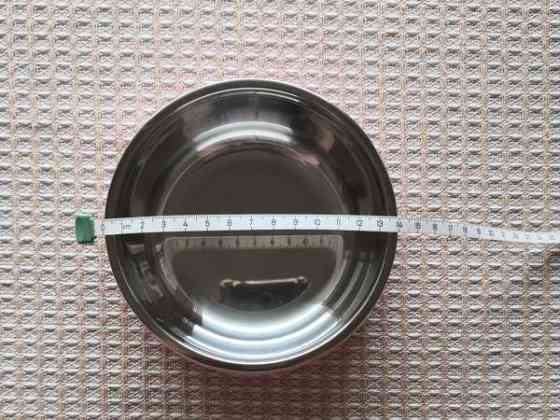 Ruostumattomasta teräksestä valmistettu ruokakuppi Форсса