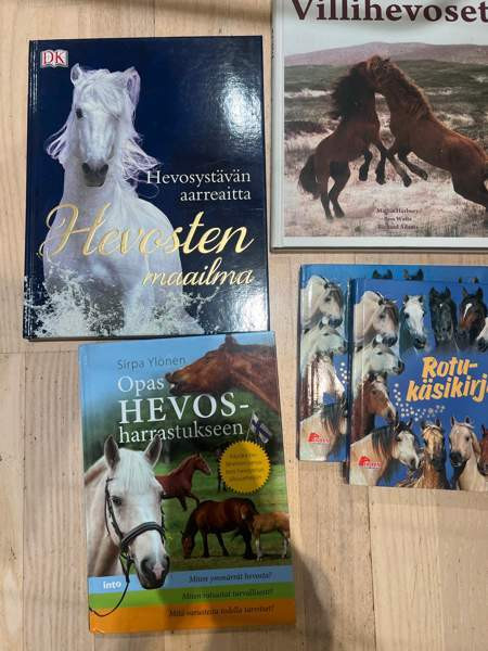 Hevosaiheiset kirjat Helsinki - valokuva 3